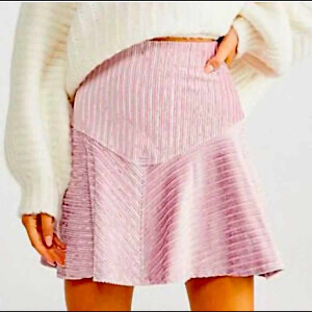 Free People skirt - size small. So cute!